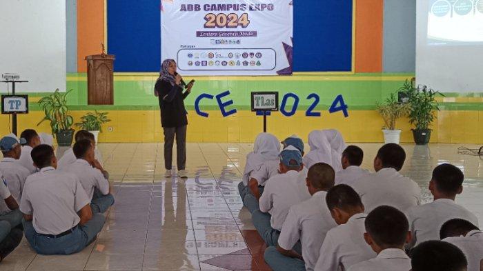 Antusias siswa SMK Negeri 1 Adiwerna Tegal terhadap ACE (ADB Campus Expo) UT Purwokerto (IST)