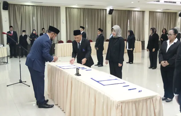 Jawab Tantangan dan Peluang Masa Depan, UT Lantik Pejabat di Lingkungan UT 