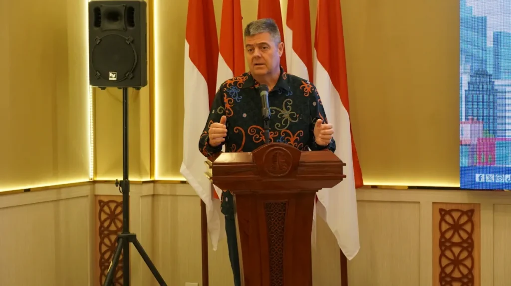 CQU Peringkat 52 THE Impact Tandatangani MoU & Gelar Public Lecture dengan UT untuk Revolusi Publikasi Riset dan Sains Terbuka