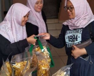 UT Ajak Santri Nurul Ihsan Jadi “Green Rangers”, Kelola Sampah hingga Kembangkan UMKM Pesantren